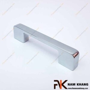 Tay nắm tủ màu bạc NKM021-96B (2 vít cách 96mm, Màu Tr
