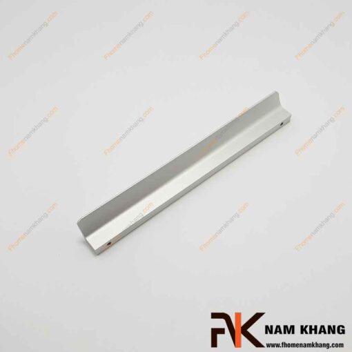 Tay nắm cửa tủ màu nhôm mờ NK014S-N FHOMENAMKHANG