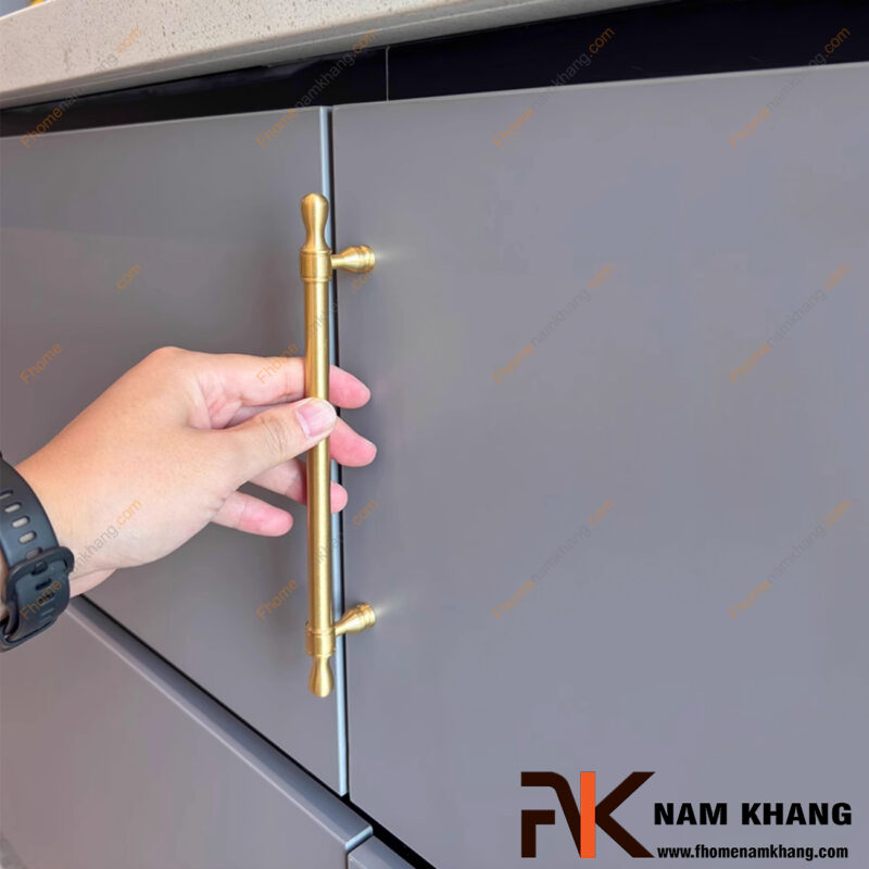 7 kiểu tay nắm tủ màu vàng giúp không gian bếp trở nên đẳng cấp hơn