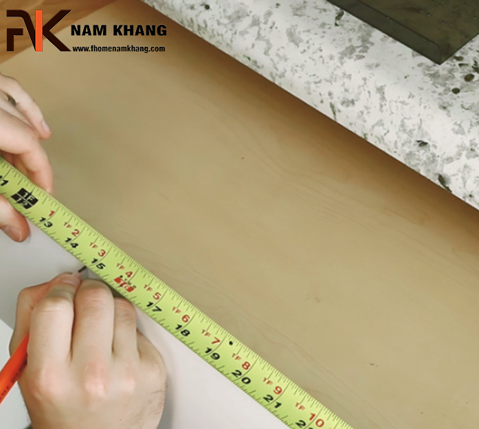 Cách đo và chọn kích thước tay nắm tủ dài phù hợp