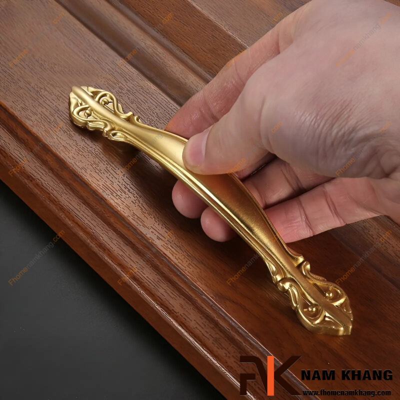 Gợi ý 7 mẫu tay nắm tủ đồng cho căn hộ chung cư nhỏ vẫn sang trọng