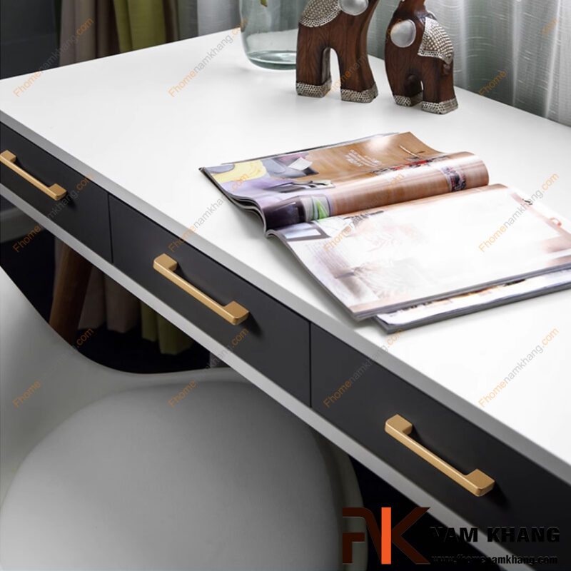 Mua tay nắm tủ dài ở đâu uy tín, giá tốt?