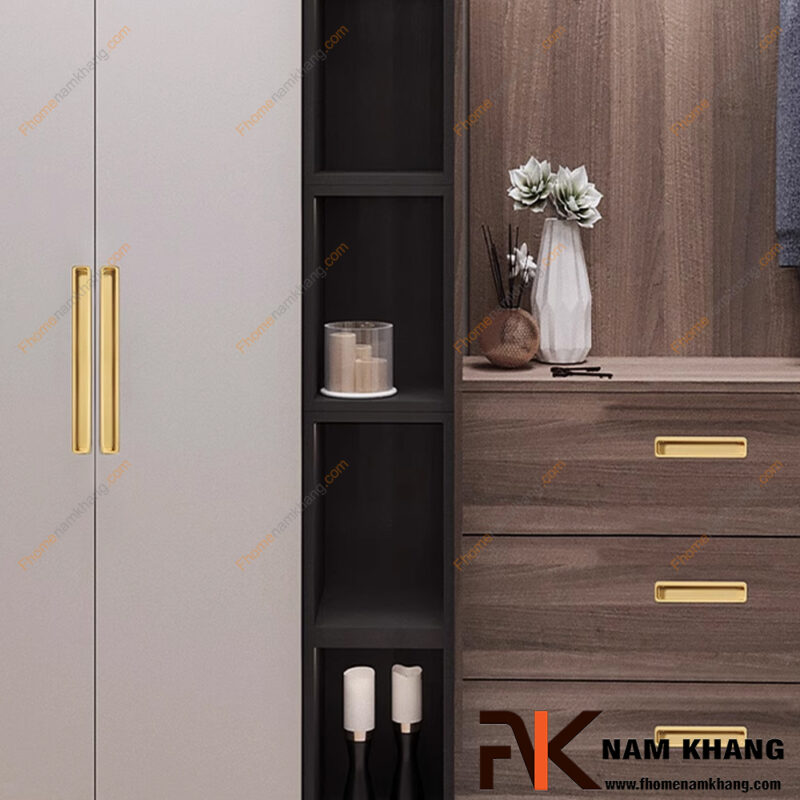 So sánh tay nắm âm tủ với tay nắm kéo