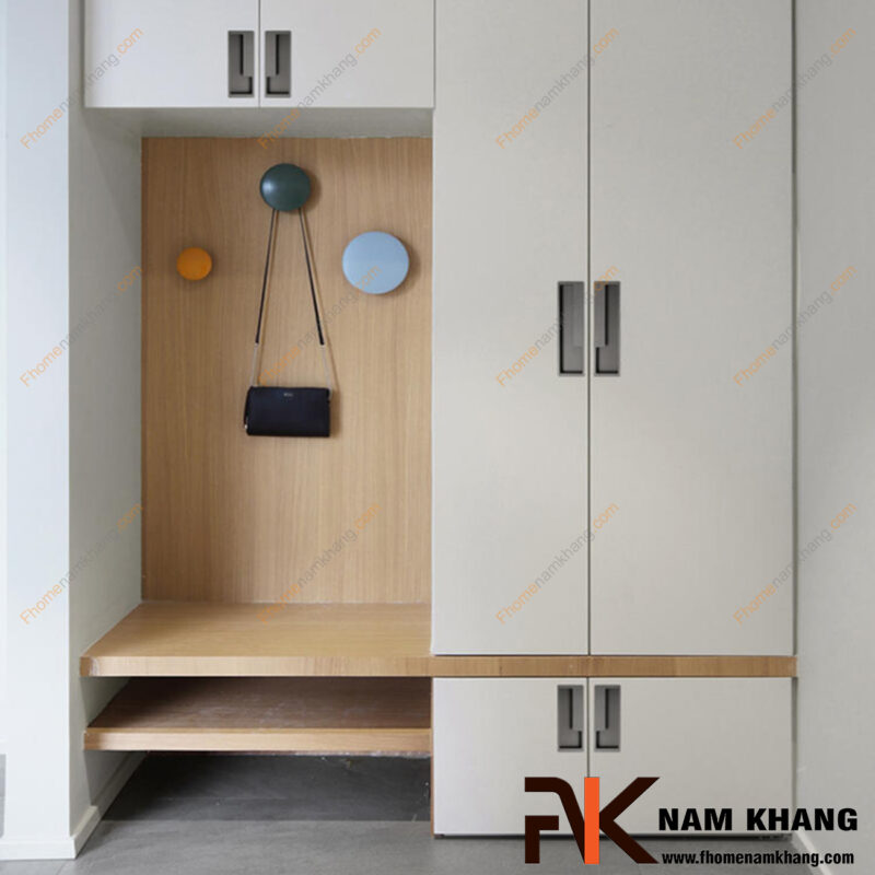 So sánh tay nắm âm tủ với tay nắm kéo