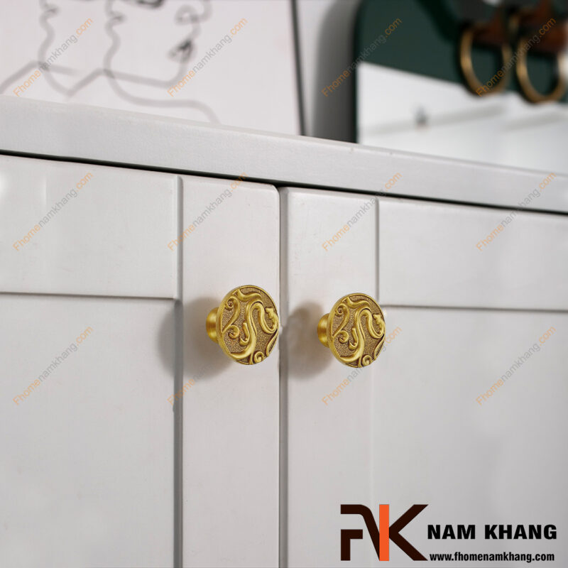 Tuyệt chiêu phối tay nắm tủ đồng với tông gỗ