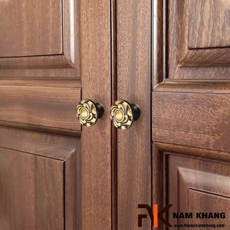 Vì sao tay nắm tủ đồng đang dần thay thế inox trong thiết kế nội thất cao cấp