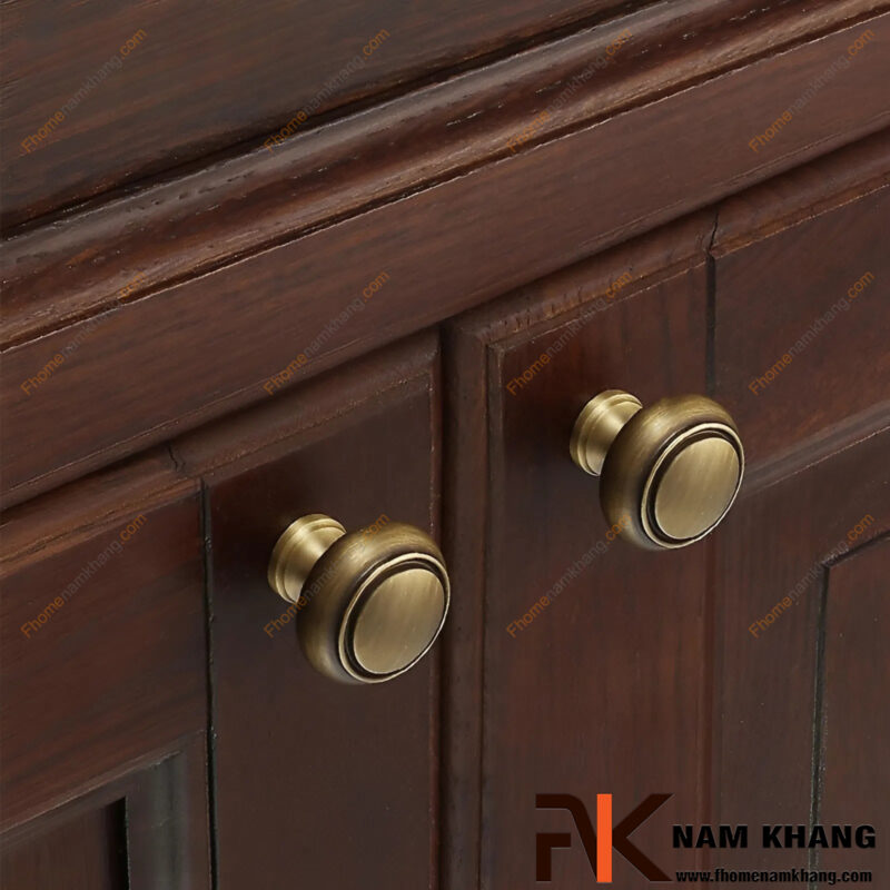 Vì sao tay nắm tủ đồng đang dần thay thế inox trong thiết kế nội thất cao cấp