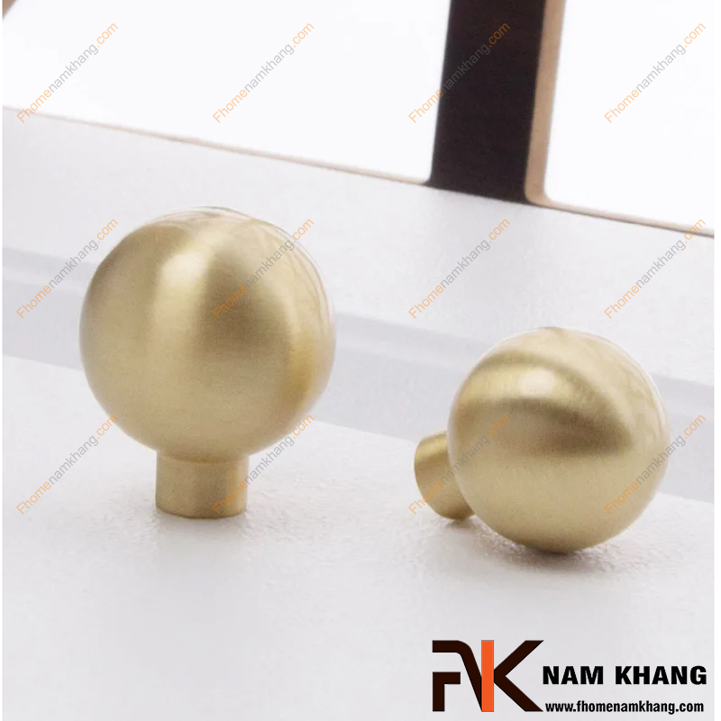Vì sao tay nắm tủ đồng đang dần thay thế inox trong thiết kế nội thất cao cấp