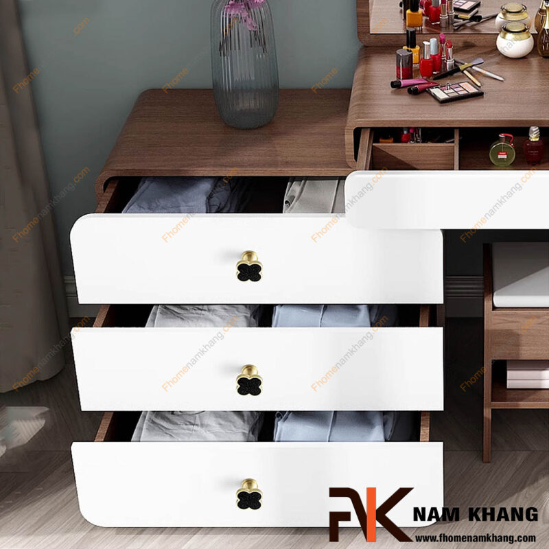 Vì sao tay nắm tủ đồng đang dần thay thế inox trong thiết kế nội thất cao cấp