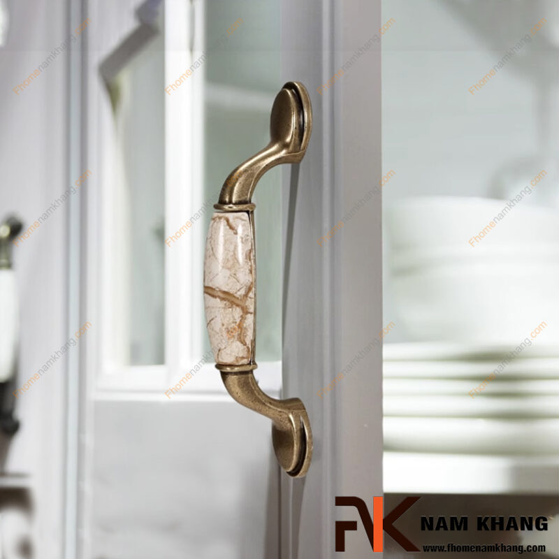 15 mẫu tay nắm tủ bếp đẹp nhất 2025 – Sang trọng và tinh tế