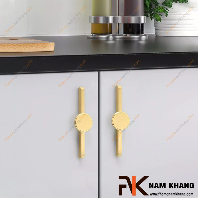 So sánh tay nắm tủ hợp kim và đồng – Đâu là vật liệu đáng tiền hơn?