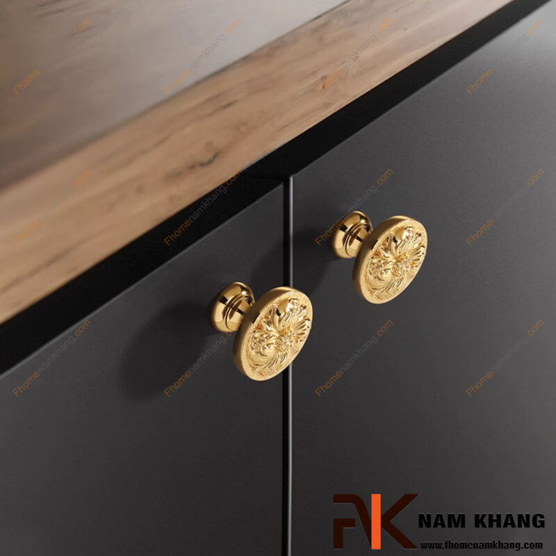 So sánh tay nắm tủ hợp kim và đồng – Đâu là vật liệu đáng tiền hơn?