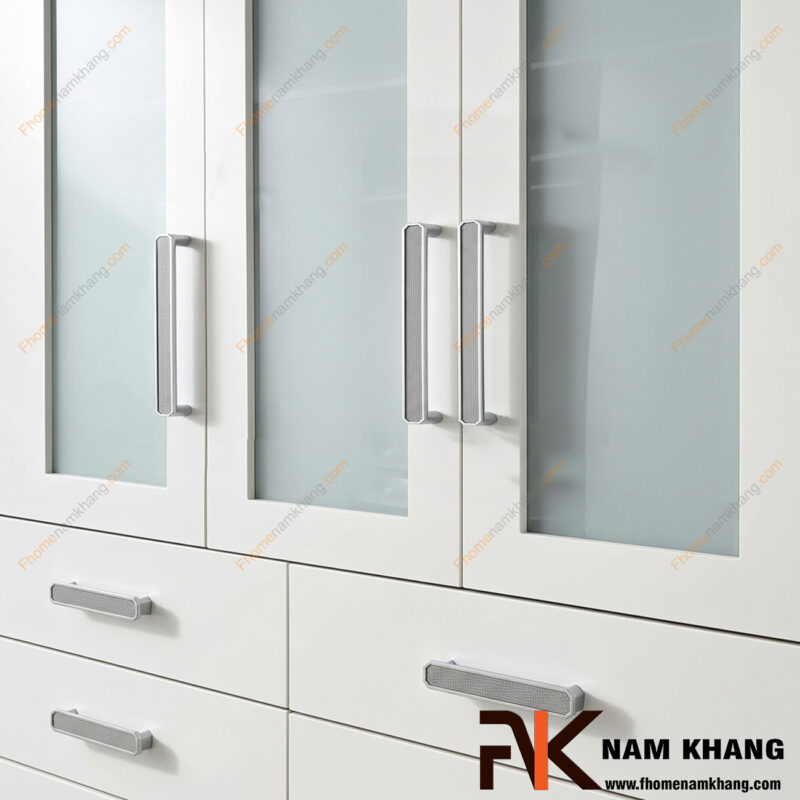 10 mẫu tay nắm tủ đẹp nhất cho tủ bếp gỗ