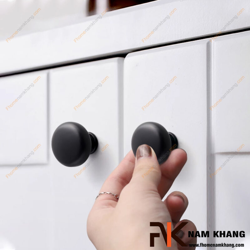 Tay nắm tủ hợp kim phong cách hiện đại: Gợi ý phối với tủ gỗ