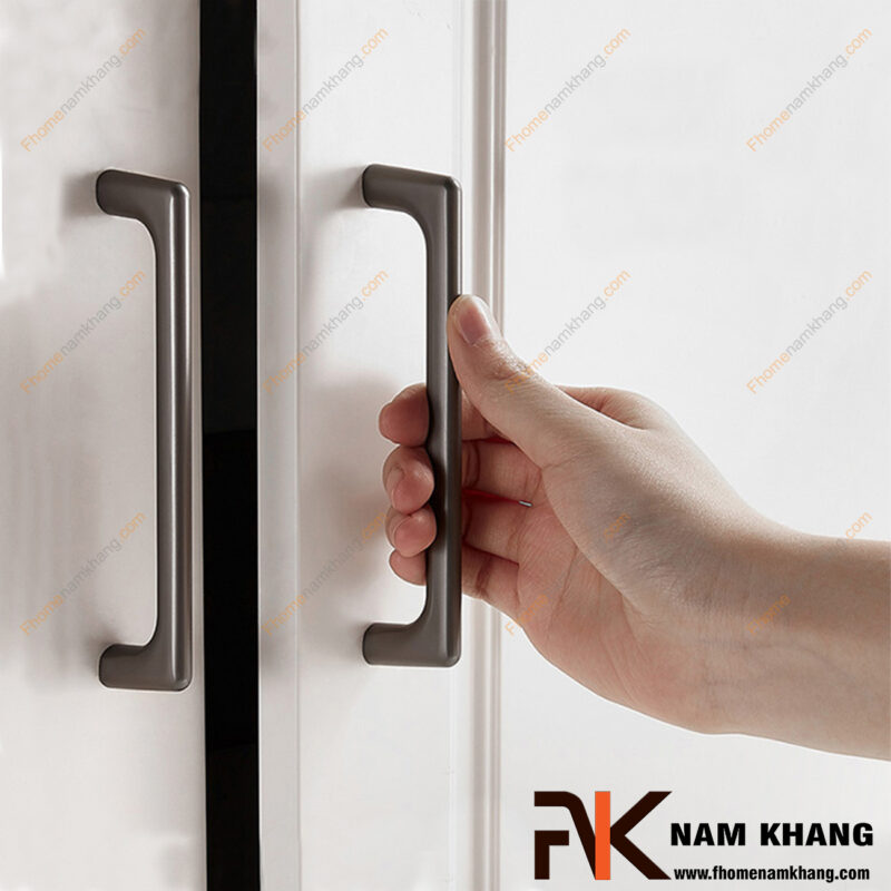 Tay nắm tủ quần áo dài hay ngắn: Loại nào tiện dùng hơn?