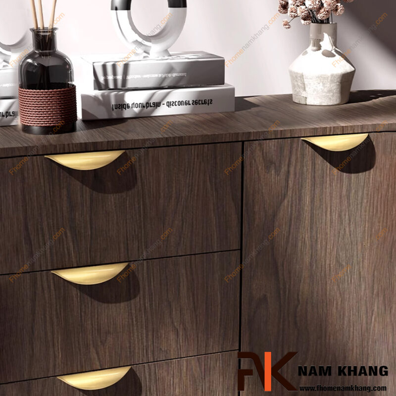 Bí quyết bảo quản tay nắm tủ bằng đồng luôn sáng đẹp như mới