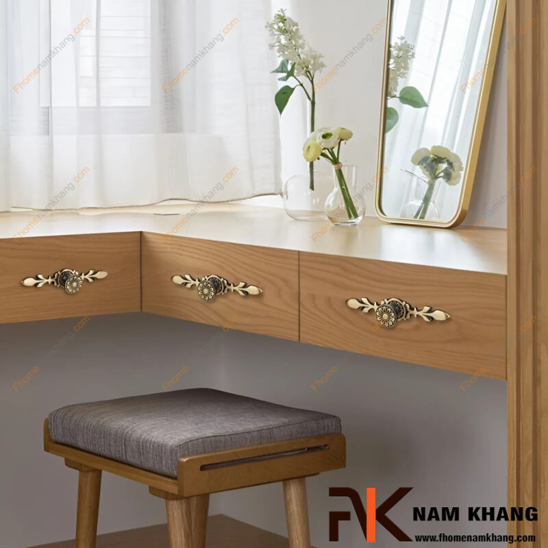 Bí quyết bảo quản tay nắm tủ bằng đồng luôn sáng đẹp như mới