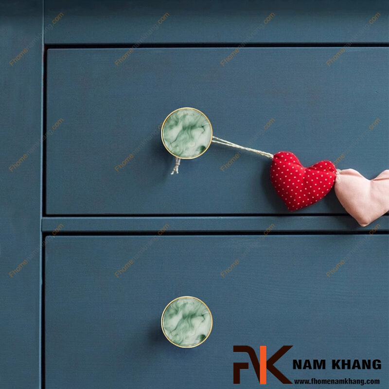 Cách chọn tay nắm tủ bằng đồng phù hợp cho tủ bếp và tủ quần áo