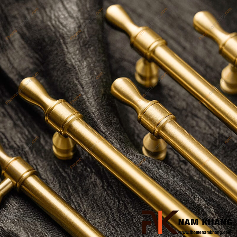 Tay nắm tủ bằng đồng là gì? Vì sao ngày càng được ưa chuộng trong nội thất hiện đại