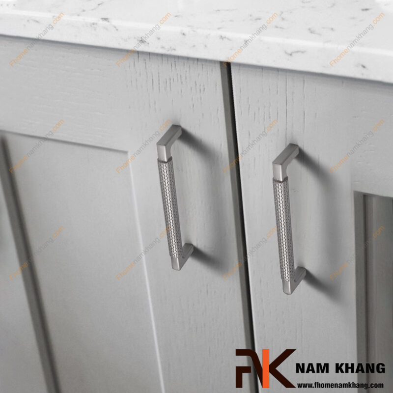 Tay nắm tủ bếp đẹp: 9 tiêu chí chọn đúng mẫu giúp gian bếp sang – bền – không lỗi mốt