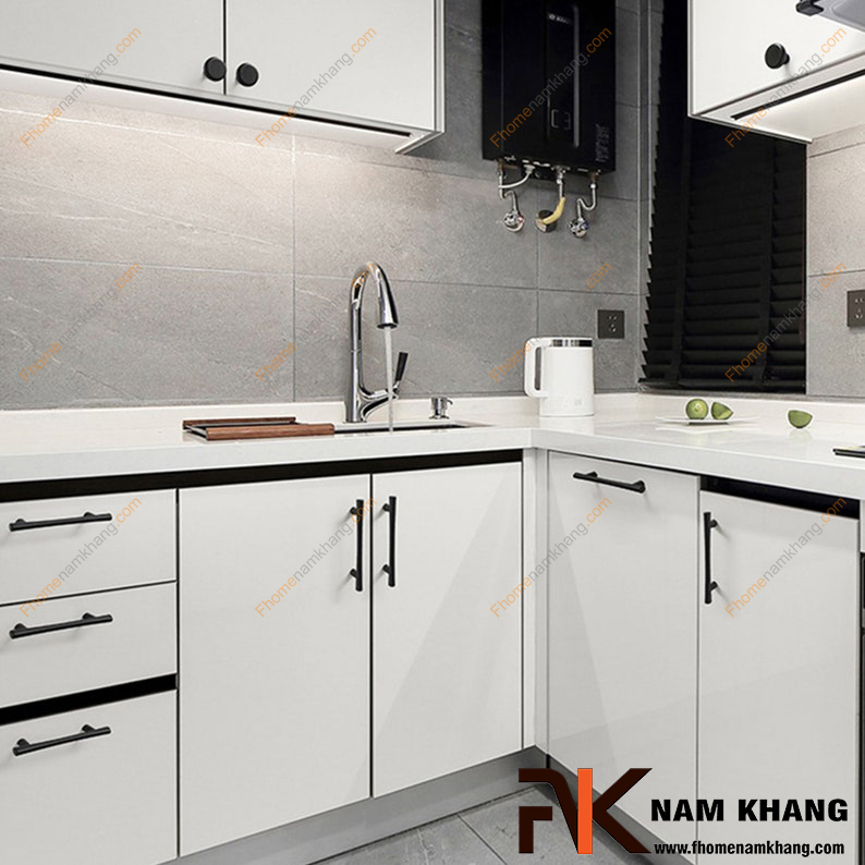 Màu sắc tay nắm tủ bếp đẹp nào giúp bếp sang hơn mà không bị lỗi mốt?