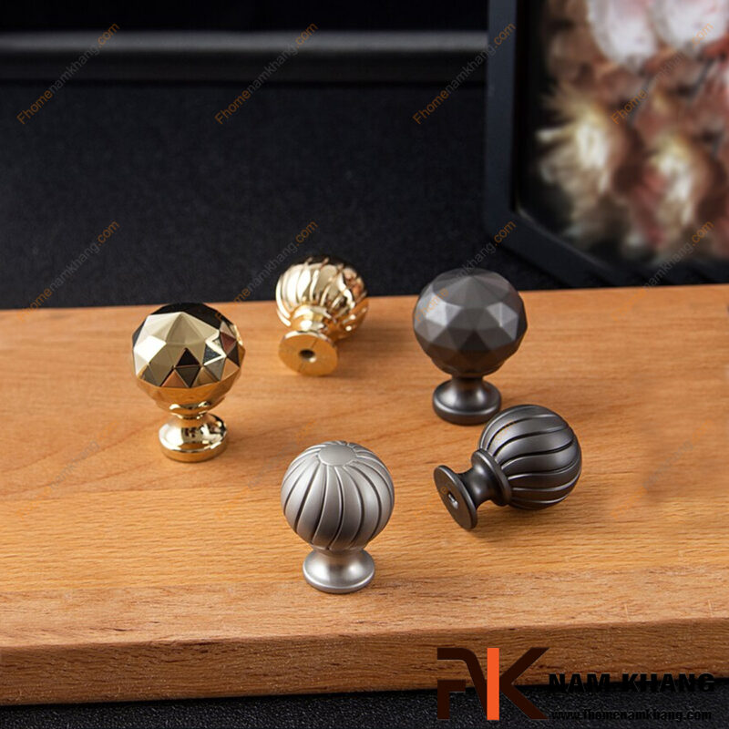 Màu sắc tay nắm tủ bếp đẹp nào giúp bếp sang hơn mà không bị lỗi mốt?