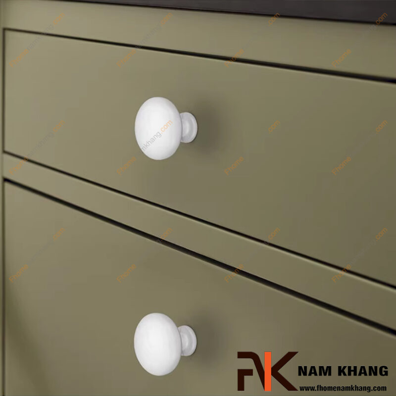 Màu sắc tay nắm tủ bếp đẹp nào giúp bếp sang hơn mà không bị lỗi mốt?