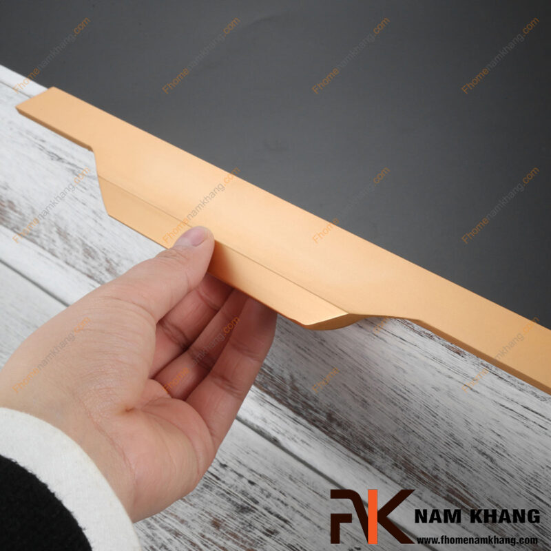 Cách chọn tay nắm tủ hiện đại đơn giản cho tủ bếp, tủ áo và nội thất gỗ