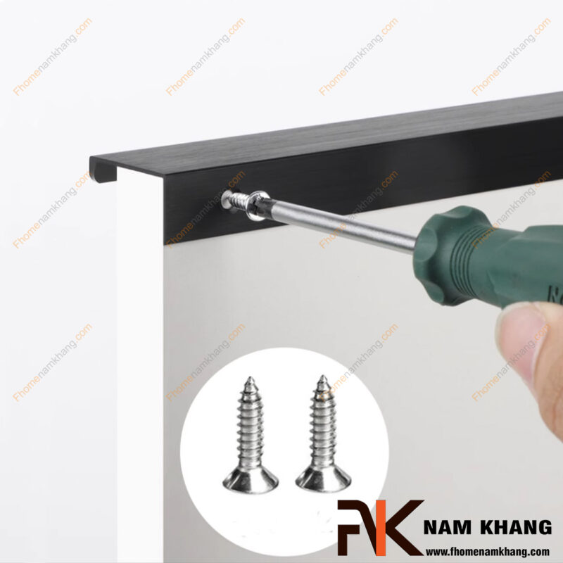 Hướng dẫn lắp đặt núm tay nắm tủ tại nhà đơn giản trong 5 phút