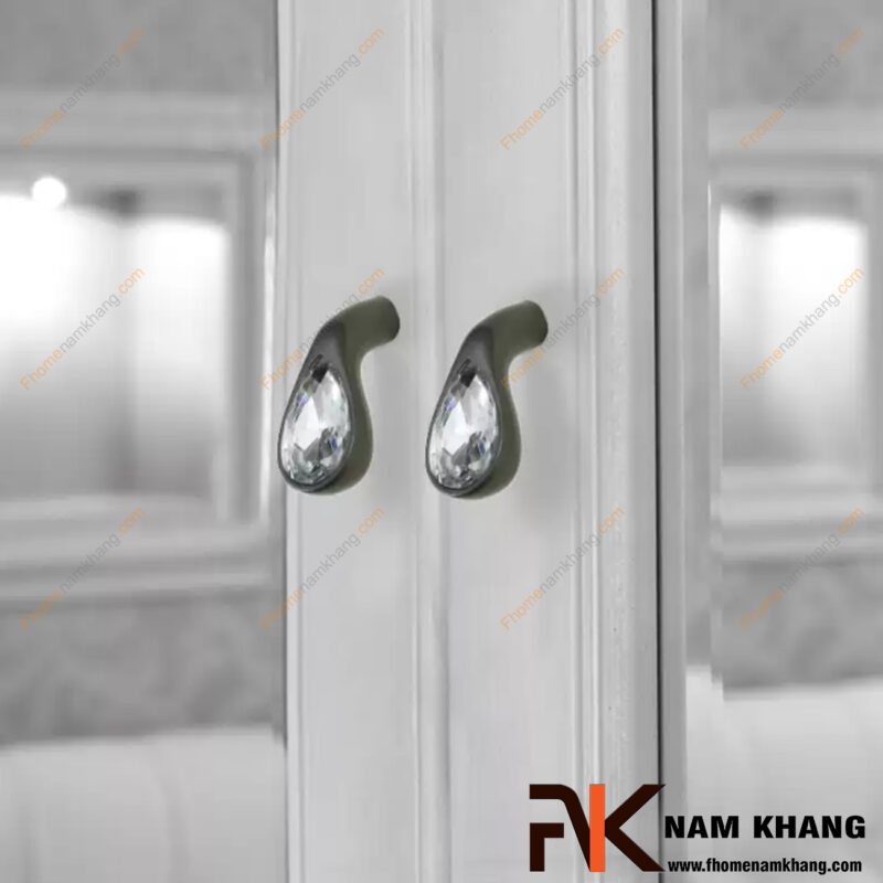 Xu hướng thiết kế núm tay nắm tủ 2026: Tối giản hay sang trọng?