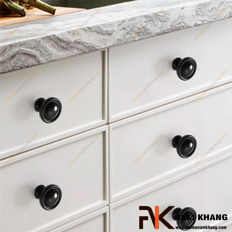 Xu hướng thiết kế núm tay nắm tủ 2026: Tối giản hay sang trọng?