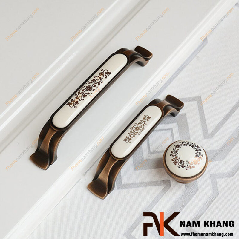 Tay nắm tủ sứ có phù hợp với gia đình có trẻ nhỏ không?