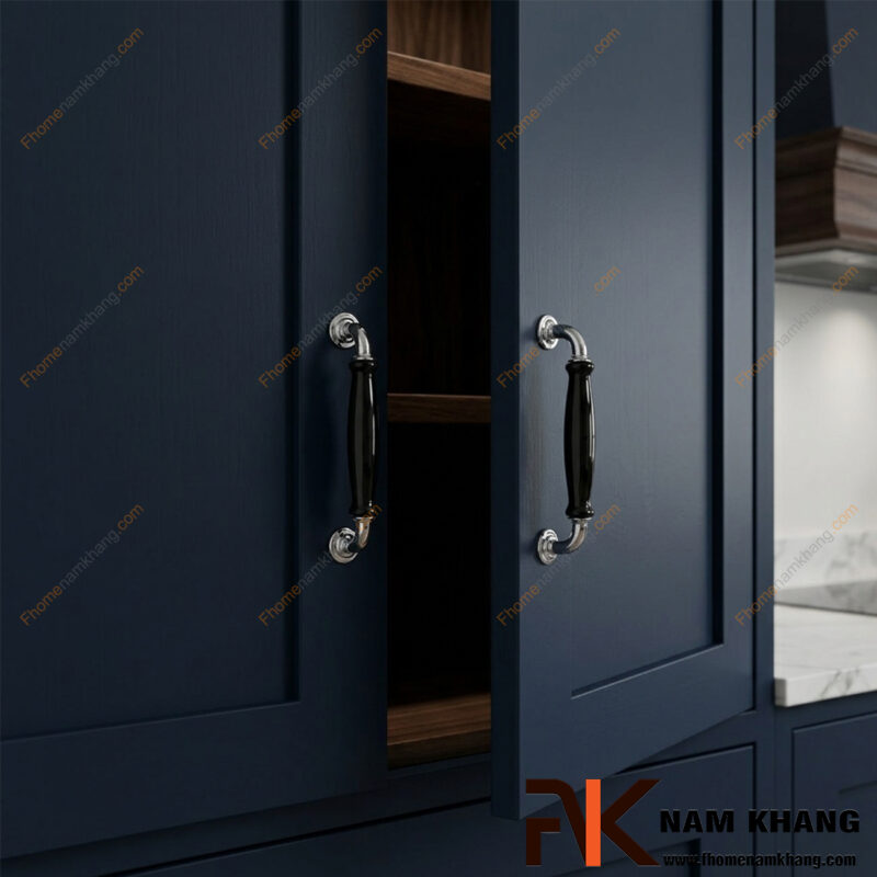 Tay nắm tủ sứ có phù hợp với gia đình có trẻ nhỏ không?