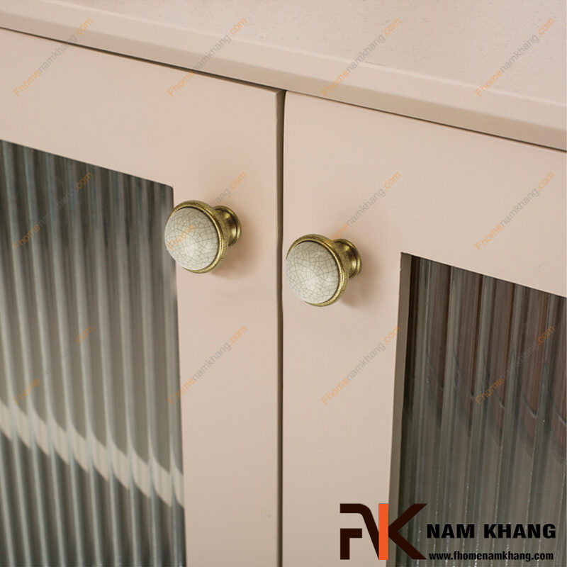 Tay nắm tủ sứ là gì? Vì sao ngày càng được ưa chuộng?