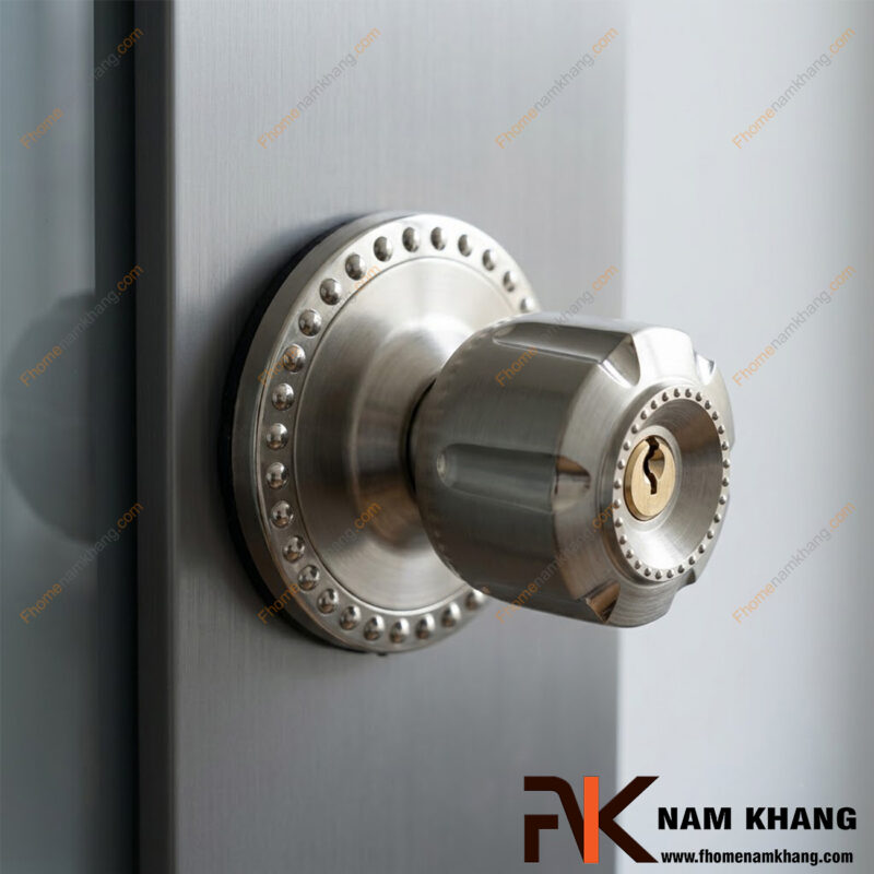 Khóa cửa tay nắm tròn có chìa và không chìa khác nhau thế nào?