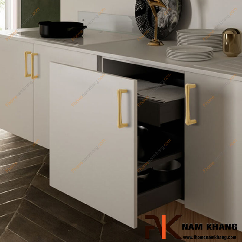 Tay nắm tủ có những loại nào? So sánh tay nắm thanh, núm và tay nắm âm