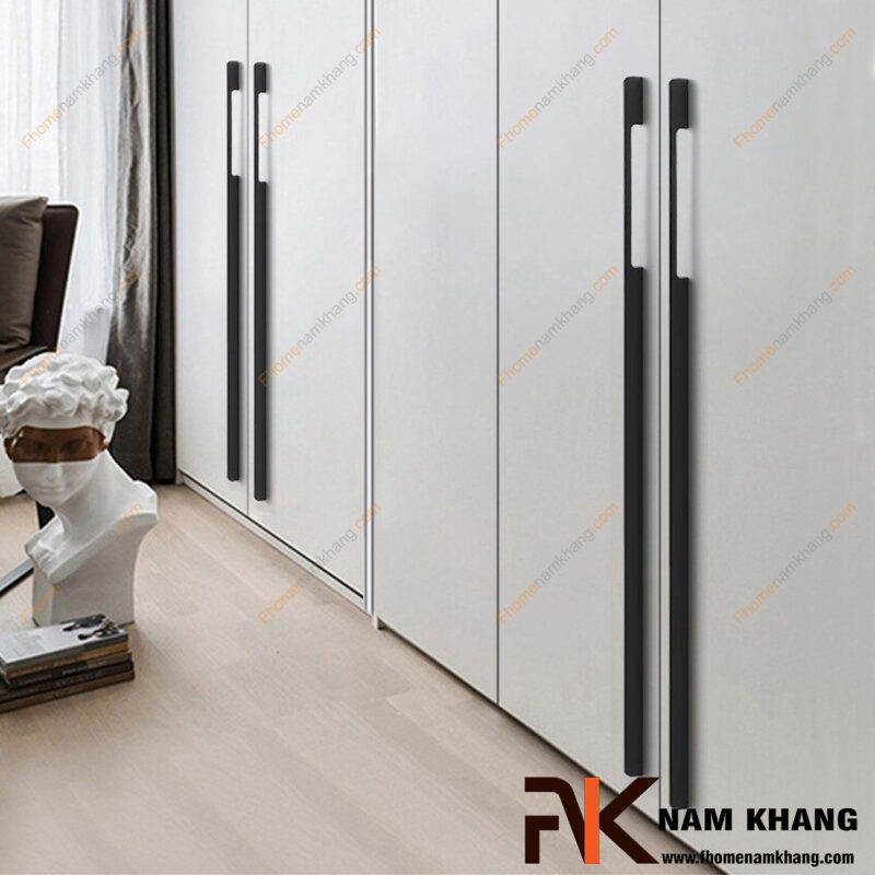 Tay nắm tủ có những loại nào? So sánh tay nắm thanh, núm và tay nắm âm