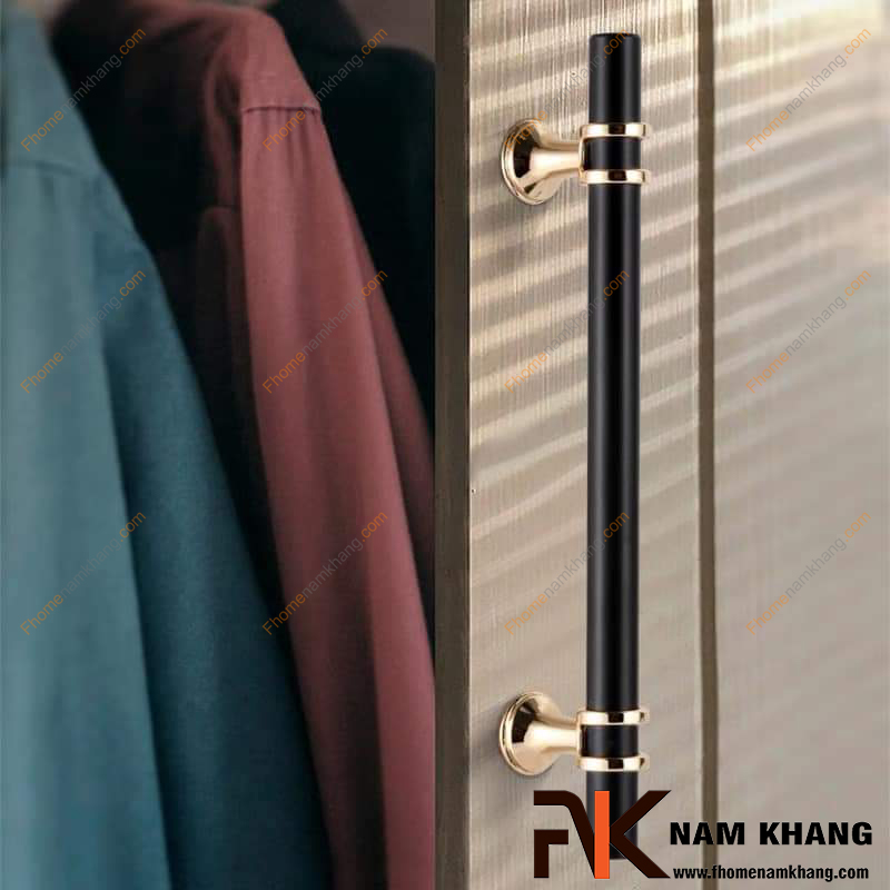 Tay nắm tủ nên chọn chất liệu gì? So sánh inox, đồng và hợp kim