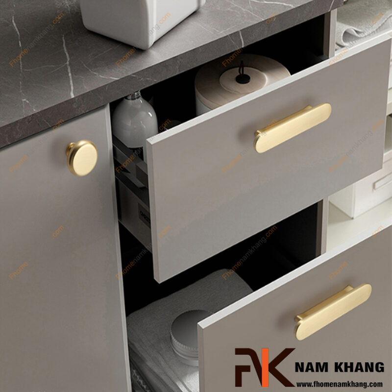 Tay nắm tủ âm hay tay nắm tủ nổi? So sánh ưu nhược điểm trước khi chọn